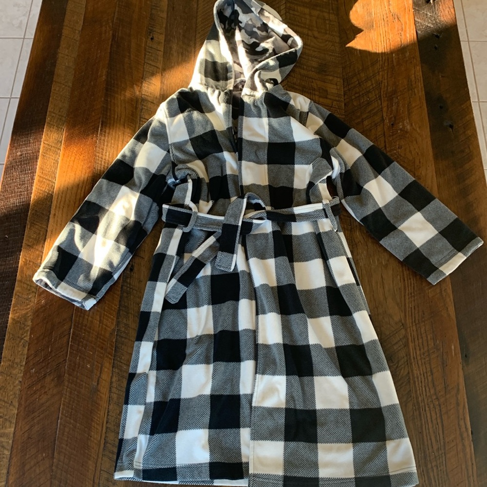 Boys reversible robe. Tucker and Tate brand from Nordstrom. Size 10/12